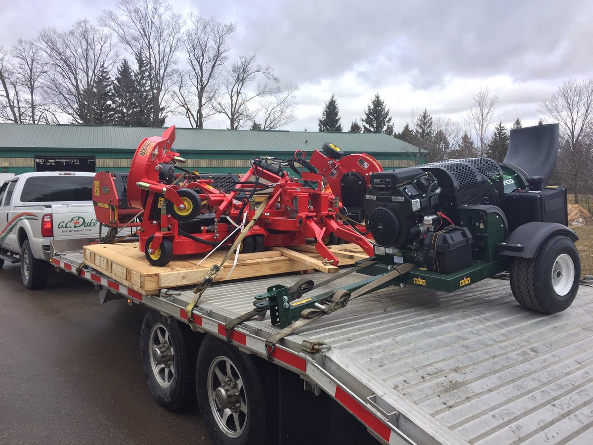 CuttenTurfgrass's tweet photo. Christmas in March π Thanks @gc_duke #VertiDrain #RoughUnit #Blower β³οΈπ¨ https://t.co/hKe1xB4e2Z