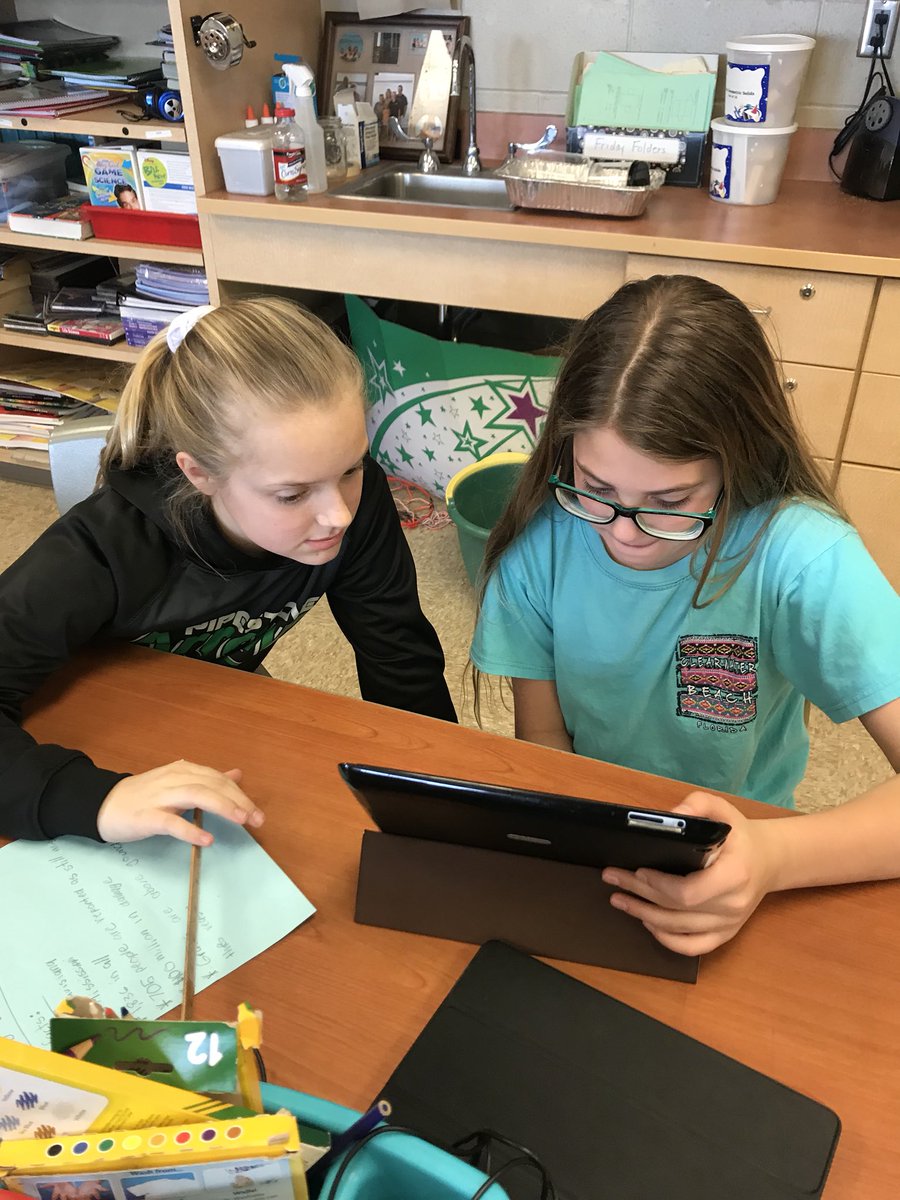 LWajer's tweet photo. Making iMovie trailers today. Can’t wait to watch them on Monday #arrowway https://t.co/gh8WdOKGp1