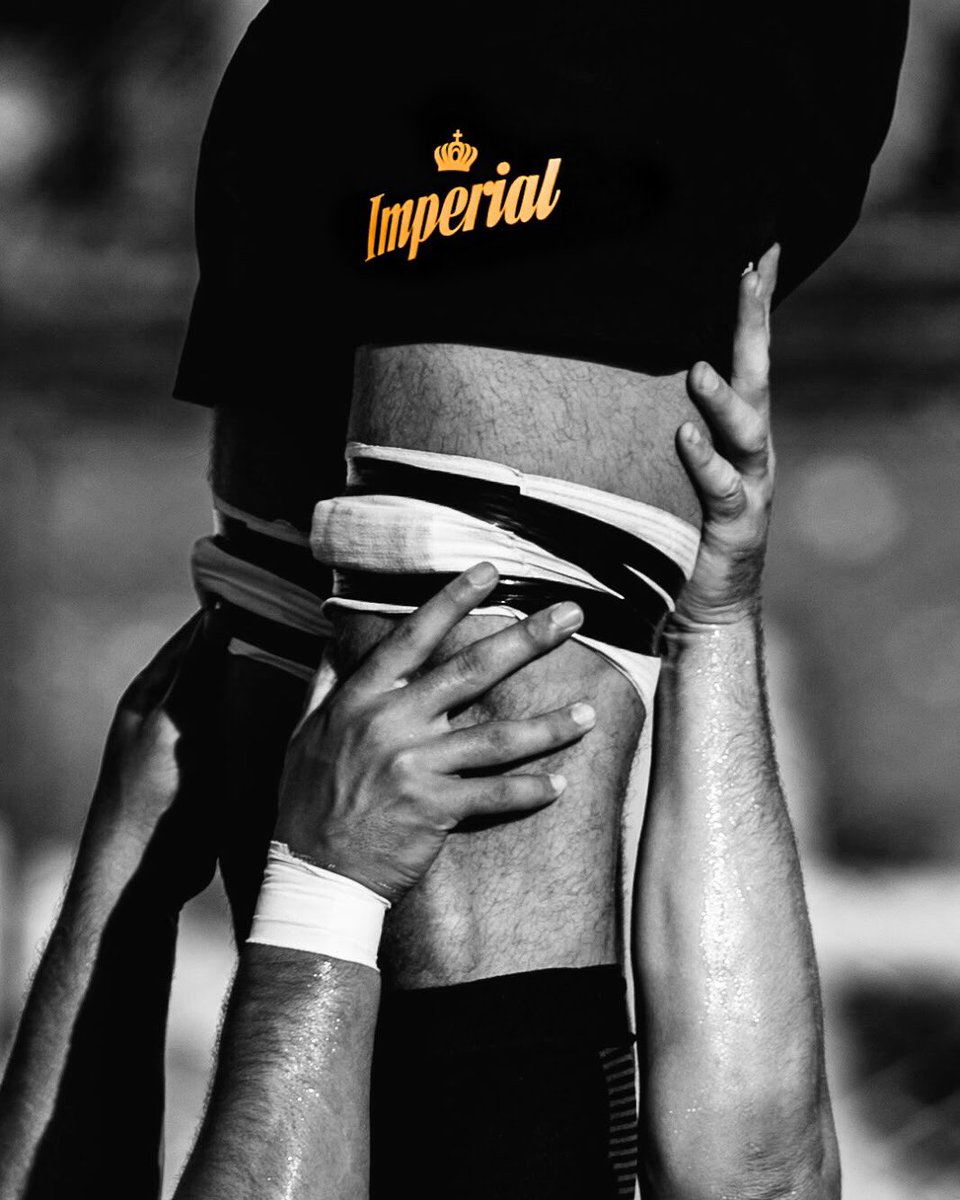 ImperialARG's tweet photo. Un equipo unido que no baja los brazos, y sigue adelante.
Se vienen los @JaguaresARG vs Waratahs, andá enfriando tus Imperial. https://t.co/2bYXA0QI9G