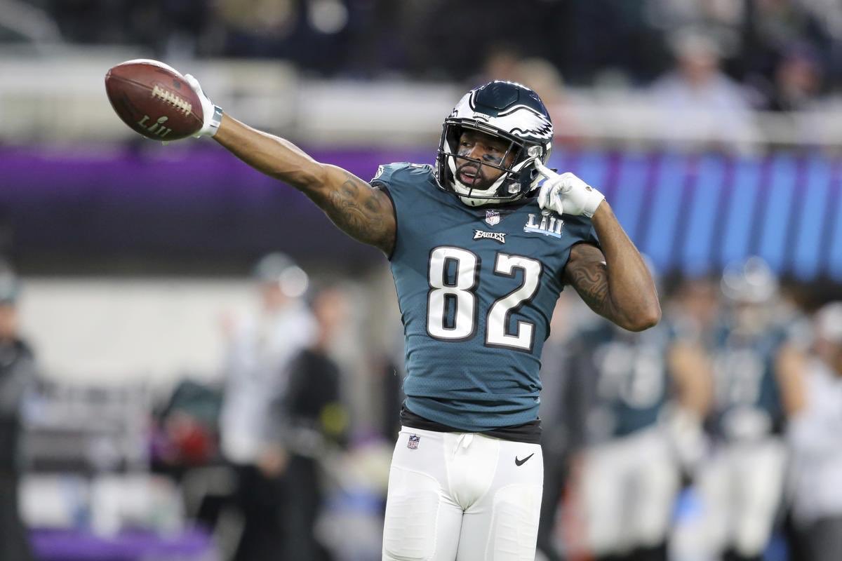 NFL_Stats's tweet photo. BREAKING:

The #Eagles are trading WR Torrey Smith to the #Panthers for CB Daryl Worley https://t.co/Eor19xLVK8