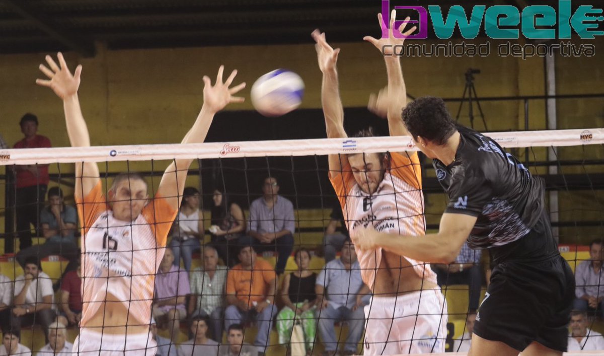 LaWeekOficial's tweet photo. [#VÓLEY] #SuperVoleyBNA Fotos del INFARTANTE partido entre Monteros Voley Club y Bolivar Voley, que terminó en victoria visitante por la mínima diferencia.

Álbum completo👉 https://t.co/VuKF1ZWSYE

📷 Matías Ferreyra para #LaWeek https://t.co/3Yce2pqWgl