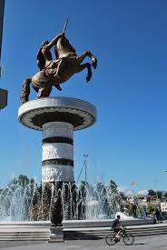 Најверојатно вторник 13-ти март кон среда 14-ти март касно навечер во придружба на полиција #СДС ќе го сруши споменикот на #Александар !
Ова за да се замаја народот кога во среда на 14-ти март илегално ќе го гласаат законот за двојазичност!
#ОтпорПротивХунтата