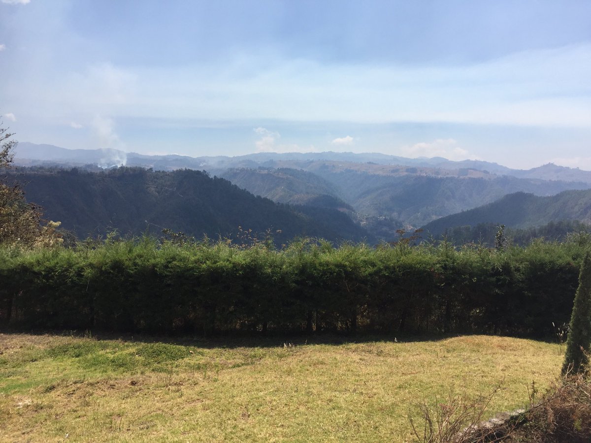 Here is the view the kids from the deck at Project Somos. It is even better in the morning before the afternoon haze and ash from the volcano settles over the valley blocking the view of 4 volcanoes. And at night, the stars they are so very bright illuminating the entire sky 🌎