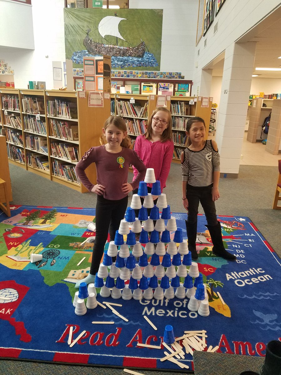 MillCreekReads's tweet photo. Girls working hard to build a tower after reading Iggy Peck, Architect. https://t.co/52p9X58V31