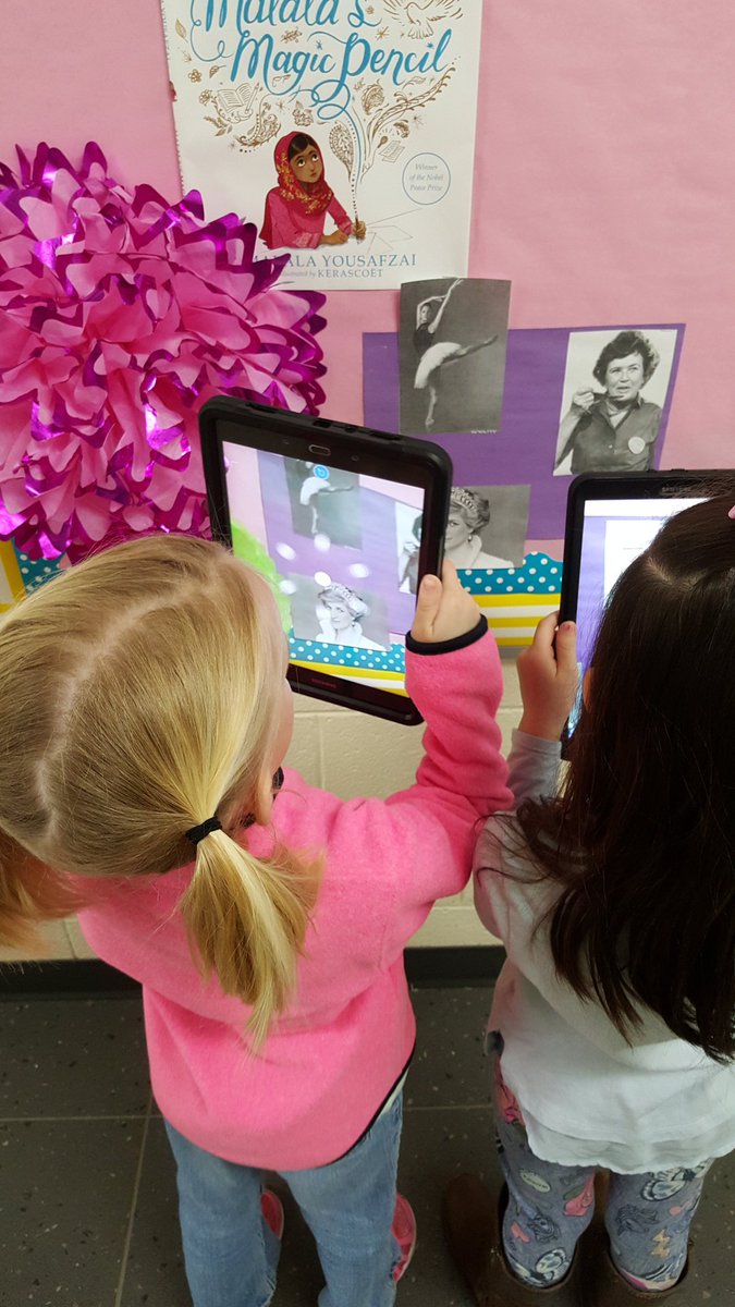 fairmonteslib's tweet photo. Mrs. Smithpeters' class explored our AR bulletin board this afternoon! #womenshistorymonth #AR #HPReveal #JCS_fairmont #theplacetobee https://t.co/oqfVGlfpOd
