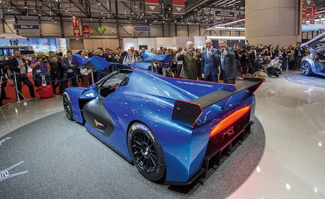 H2Europe's tweet photo. #Hydrogen Supercar is Real and Headed to Production. The @PininfarinaSpA #h2speed is powered by @GreenGTOfficiel. The power delivered to the wheels is 480 kW, equivalent to 653 bhp. Partners are @SymbioFCell @Michelin #hydrogen #fuelcell https://t.co/8TkOZ1TQqf https://t.co/rXgaqpZevB