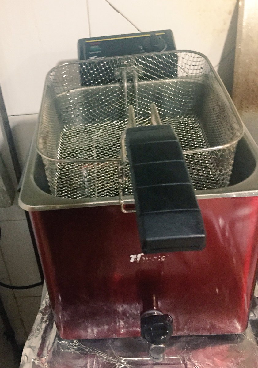 #freidora industrial de 8 litros de capacidad #segundamano #subastatutrastero #Malpartidadeplasencia