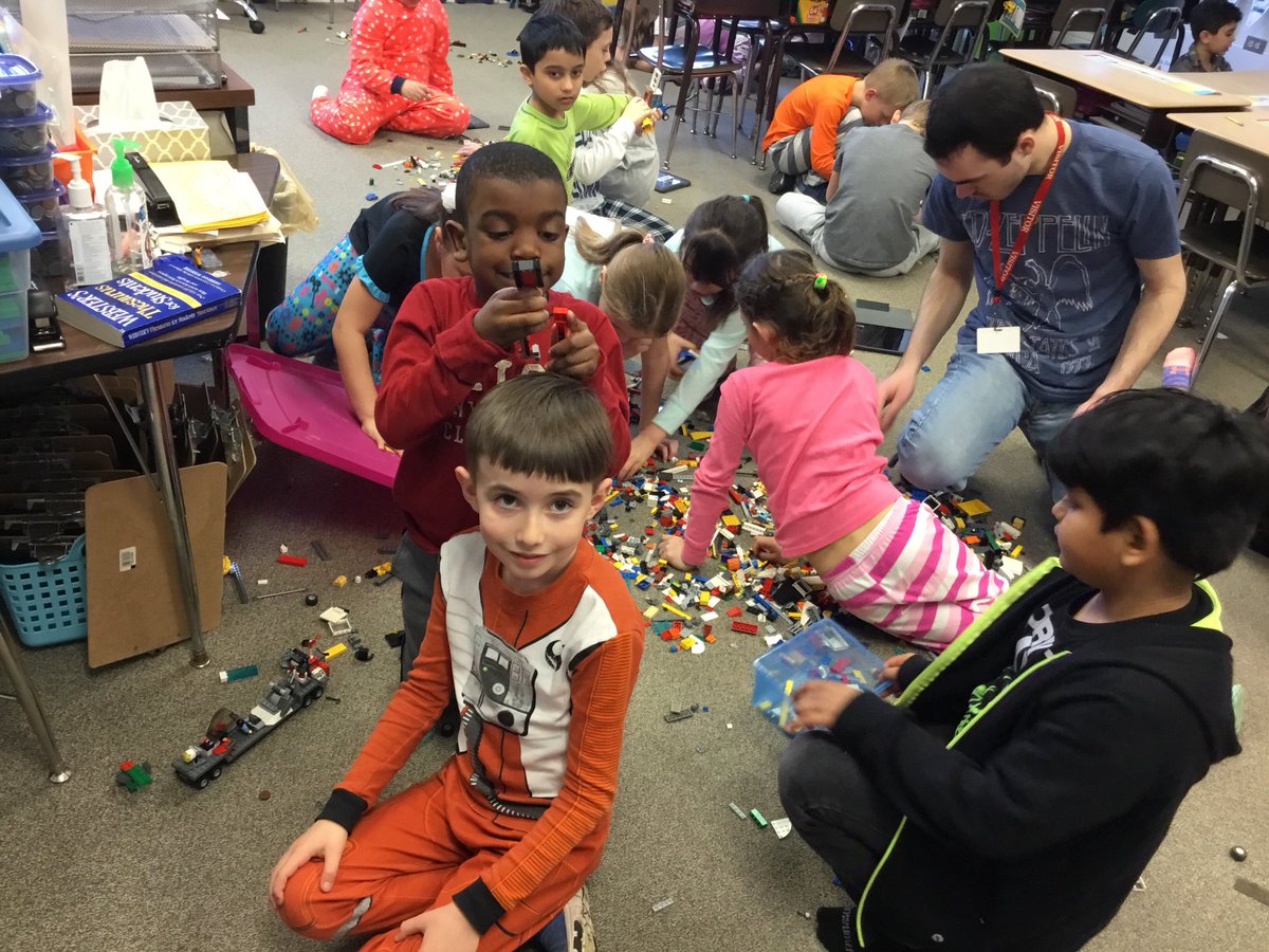 KolpakLaura's tweet photo. LEGO Day Science and Math https://t.co/EPrgT8SiZM