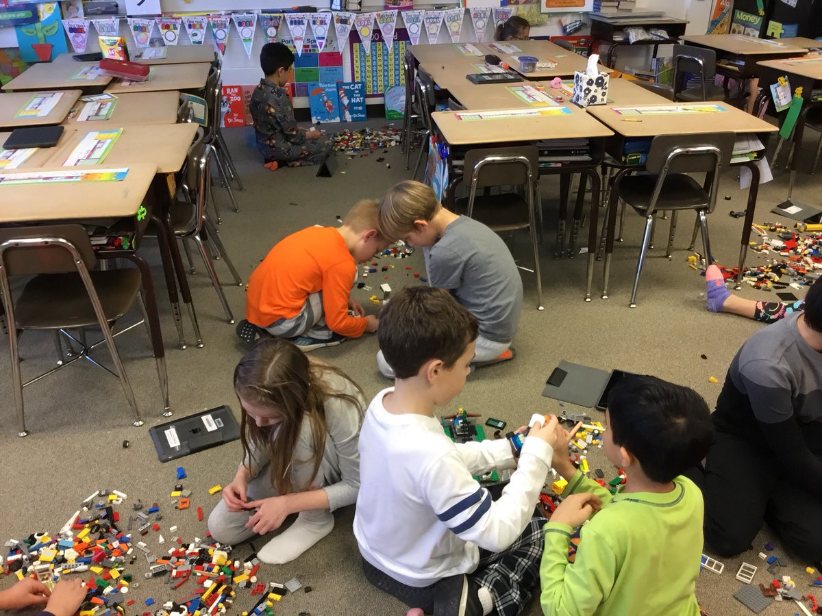 KolpakLaura's tweet photo. LEGO Day Science and Math https://t.co/EPrgT8SiZM