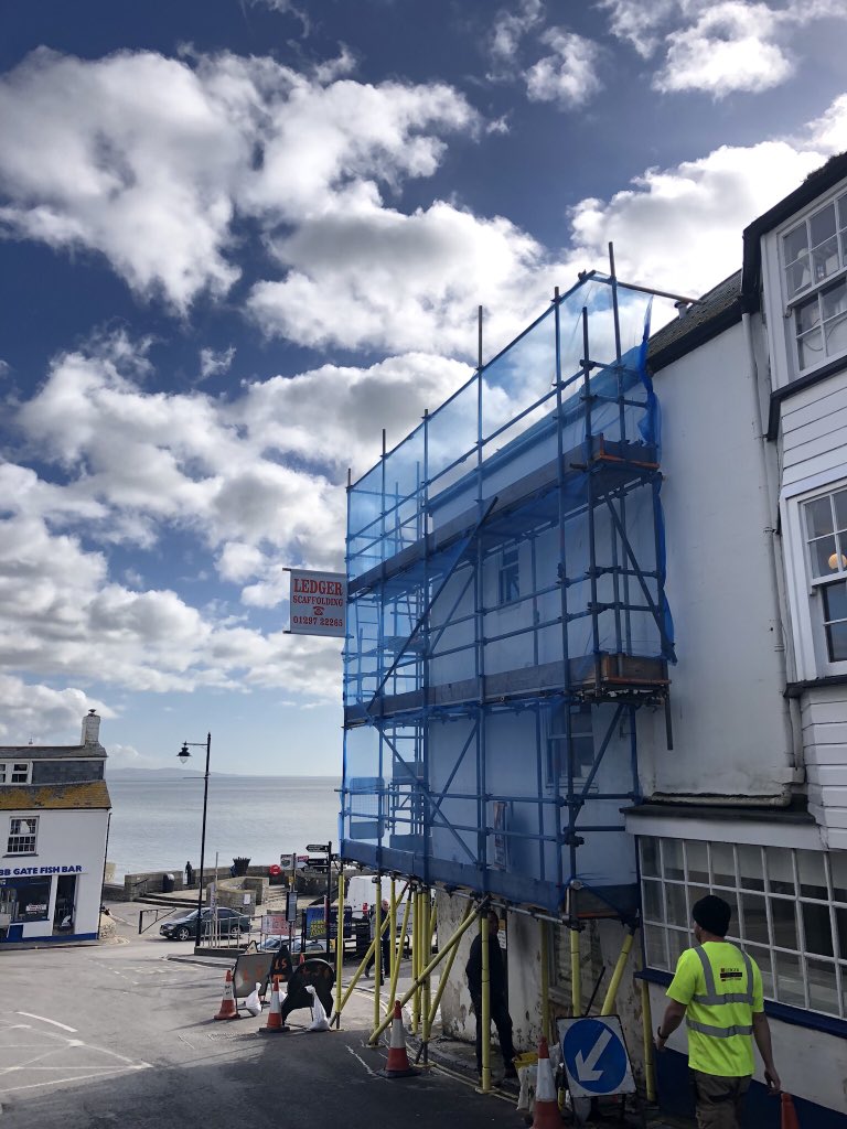 LedgerScaffold's tweet photo. Enjoying some street work this week #LymeRegis #scaffolding #streetwork https://t.co/fEGpYNJv8v