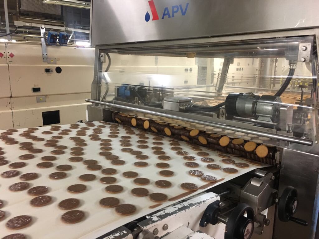 TC_LondraBE's tweet photo. 3) Ünlü Belçika çikolatasının arkasındaki Türk yatırımını görmekten gurur duyduk. @GODIVA aynı zamanda Belçika Kraliyet Ailesi’nin resmi tedarikçisi. https://t.co/LDSuhrnx0i