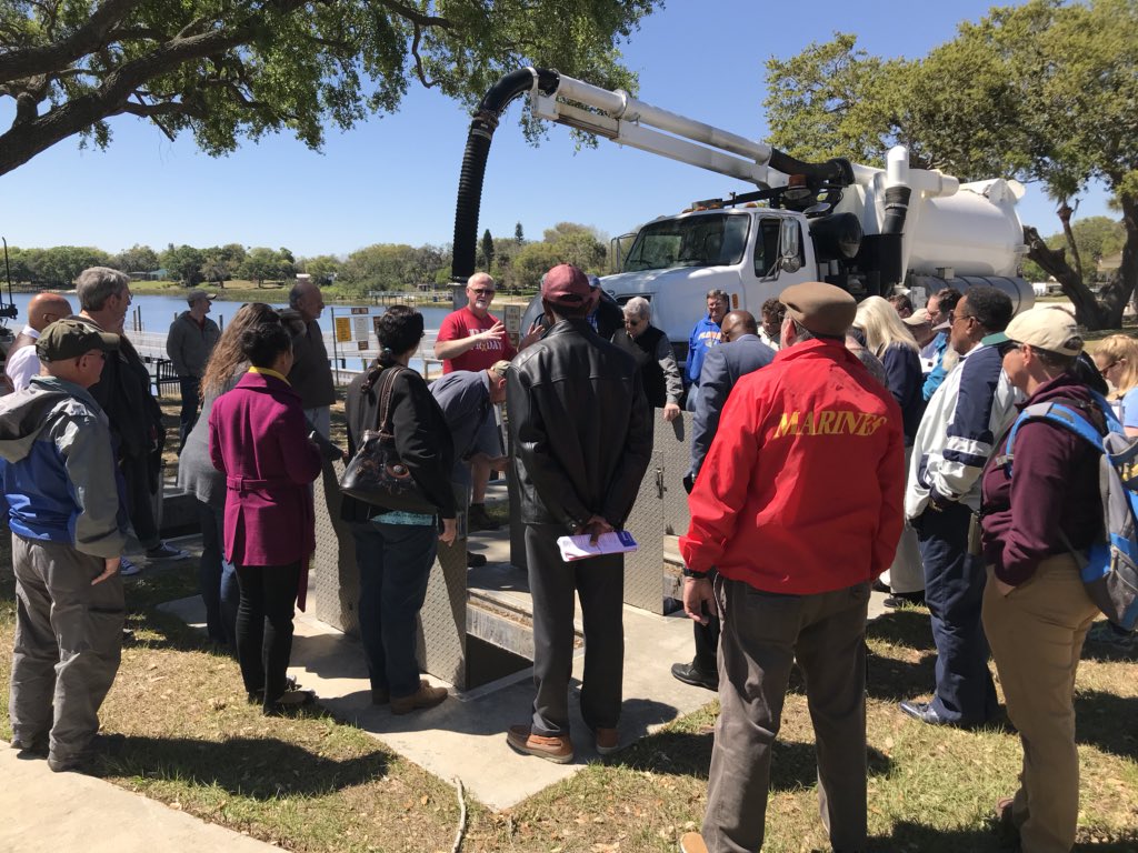 gatoraddie's tweet photo. #WaterSchool2018 @PolkNR participants at #LakeEva learning about #StormwaterManagement & #WaterResources @hainescity #HCForward #polkcounty #LakesEducationActionDrive https://t.co/2ecZrLrEnq