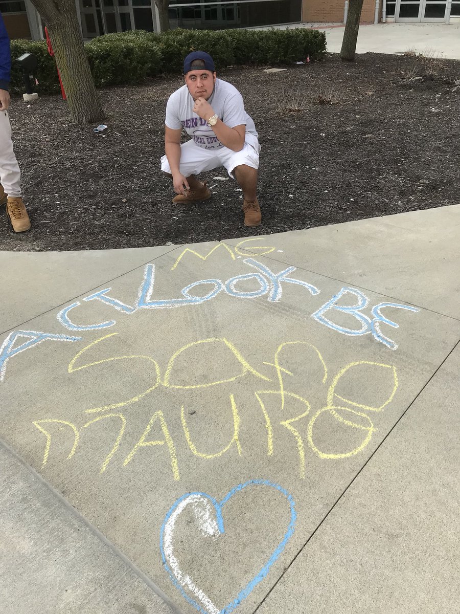 GiantInterns's tweet photo. More positive thoughts for BD Students. Go Giants! Words matter. #WeAreWayne @BenDavisHS https://t.co/5gdTiyUsS4