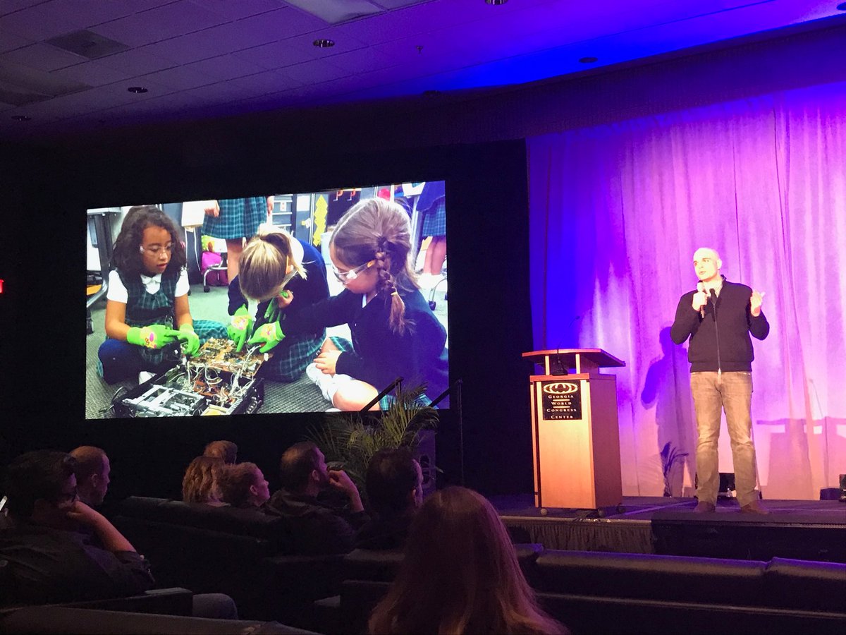 alicemoore88's tweet photo. Mike Matthews rocks his “Does Making Matter?” presentation @#naisac Yay, Mike! @thescienceguru @BurkesSchool https://t.co/FcT1hPLon4