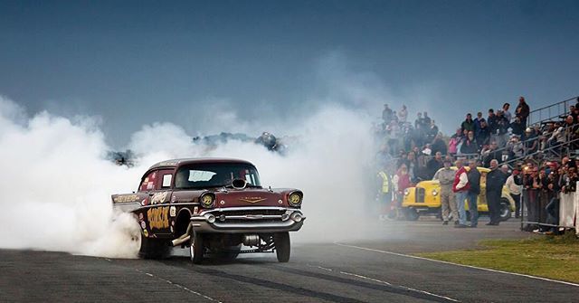 hotrodmagazine's tweet photo. The Honky Tonkin’ 1957 Gasser pleasing the crowds at the NSRA “Hot Rod Drags” at the Shakespeare County Raceway.
#hotrodmagazine #whereitallbegan #since1948 #cars #fastcars #performance #carporn #horsepower #automotive #hotrod #fast #keephotrodding #car … https://t.co/oECp27gfdS https://t.co/K9RJSLwKKR