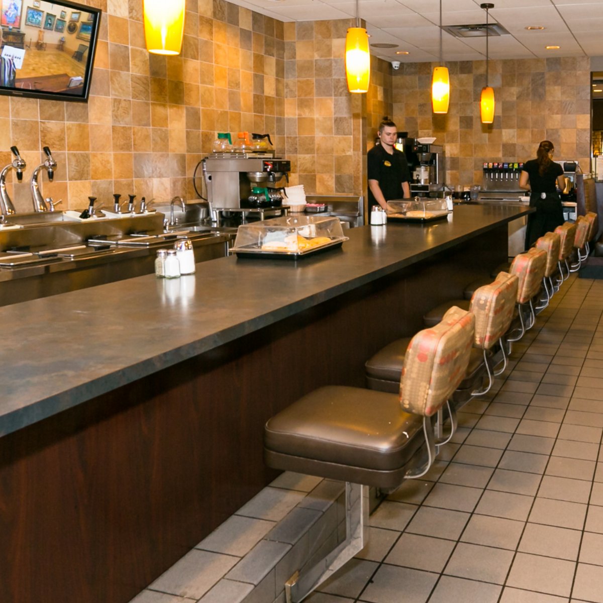 larrys2's tweet photo. No matter the occasion, we’ll always be happy to welcome you in and treat you to a delicious meal. https://t.co/YdewuvXDtv