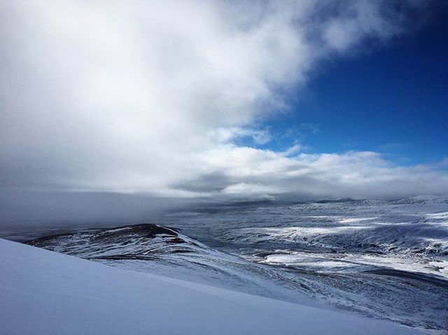 citymountaineer's tweet photo. Occluded Front.
-------------------------
Another stunning day in the #scottishmountains today with a bright sun, snow on the ground and 360 degree blue skies on the #summit
.
But the #weather forecast was for a #frontalsystem to come through at 2pm.
.
Tโฆ https://t.co/1jUtSigdIh https://t.co/EaUFf2QU0u