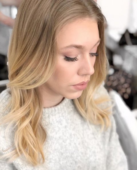 PrepVan's tweet image. beachy waves by @mikuxhmn &amp;amp; natural glam by @mikadoesmakeup 🌸