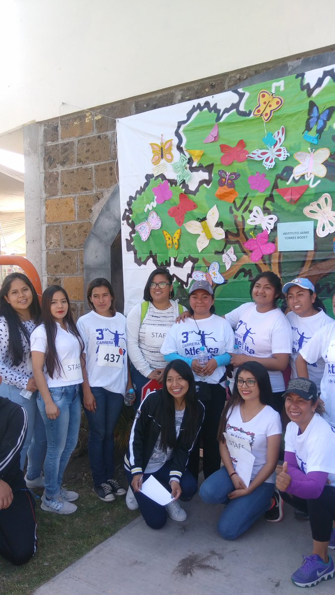 NormalistaBodet's tweet photo. Corredoras extraordinarias en la tercera carrera del " Instituto Jaime Torres Bodet" https://t.co/UYXxdQcCOL