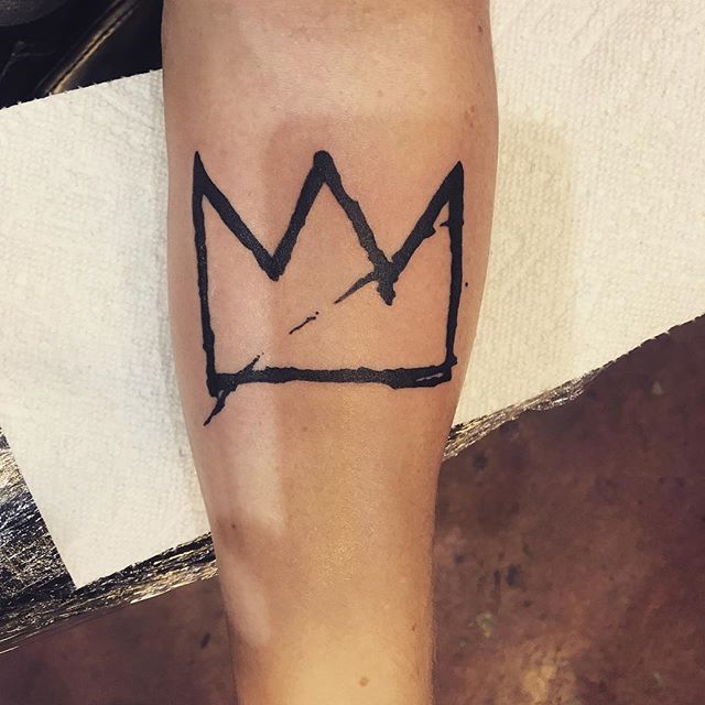 Nick Vee on X: "First tattoo. #basquiat #crown #mostkings #tattoo #jeanmichelbasquiat #march9th #biggiesmalls #notorious #notoriousbig #jayz #brooklyn #art #painting #charlesthefirst #charlieparker #hova #swizzbeatz #king #kings https://t.co/cowLdnfSwK ...