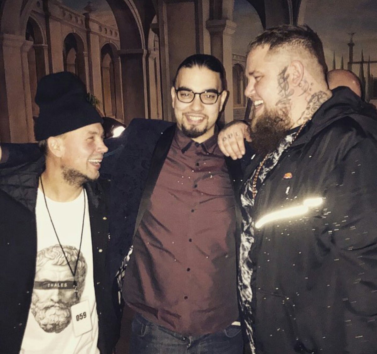 RagNBoneManUD's tweet photo. "A night to remember with a couple of my G's, proud moment @ThalesTheGreat @RagNBoneManUK"

📷 @Sweeney_Oz https://t.co/0GSeaLc38h
