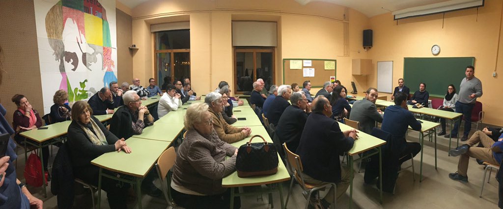 PPOntinyent's tweet photo. Comarcal de @pp_vall amb la presència de @mjosecatala per parlar de plurilingüisme i els problemes que ens afecten als pobles https://t.co/9r03B3ZI4b