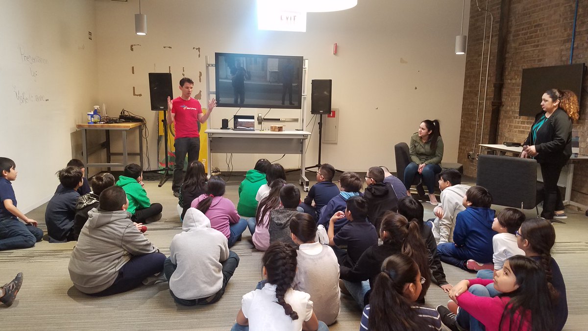 Chi_Innovation's tweet image. This past Monday, 104 4th grade student inventors from Pulaski International School of Chicago visited @mHUBChicago with their Invention Mentor, Kevin O'Donnell of @modobag, as part of the Chicago Student Invention Convention. Check out the photos!