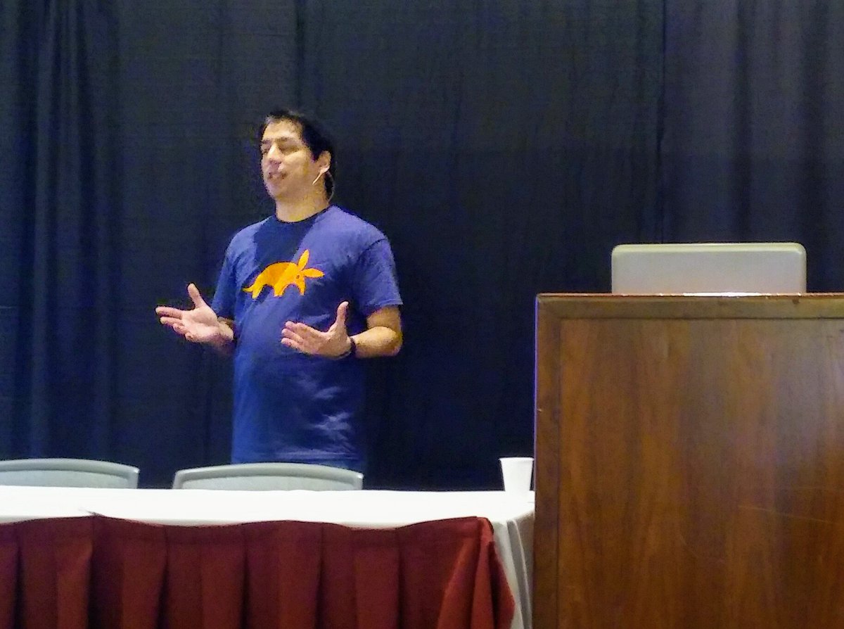 FourthWorldSys's tweet photo. The evolution of the #Ubuntu desktop by @nhaines at #UbuConAtSCaLE  #SCALE16x https://t.co/U5tvxlP2kF