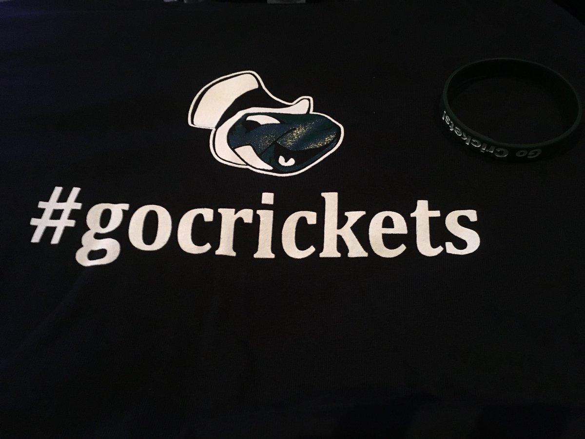 mrlosik's tweet photo. #joetheshow @Joe_Sanfelippo kicking off the #macul18 closing keynote with the #gocrickets swag! I can feel the @mrsfadeji envy all of the way from The West Coast. #leadwild https://t.co/3YuNrwfDHp