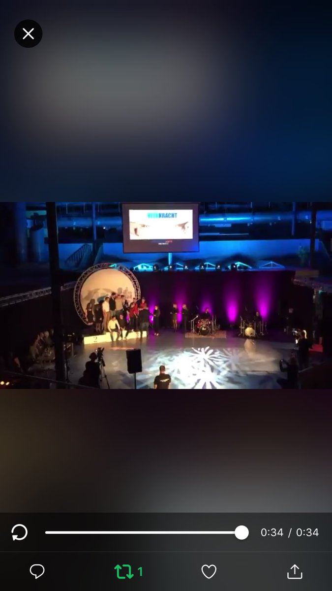 JAAAAAAAAAAA gefeliciteerd mannen. Sportploeg van het jaar. Volkomen terecht dat jullie gewonnen hebben!