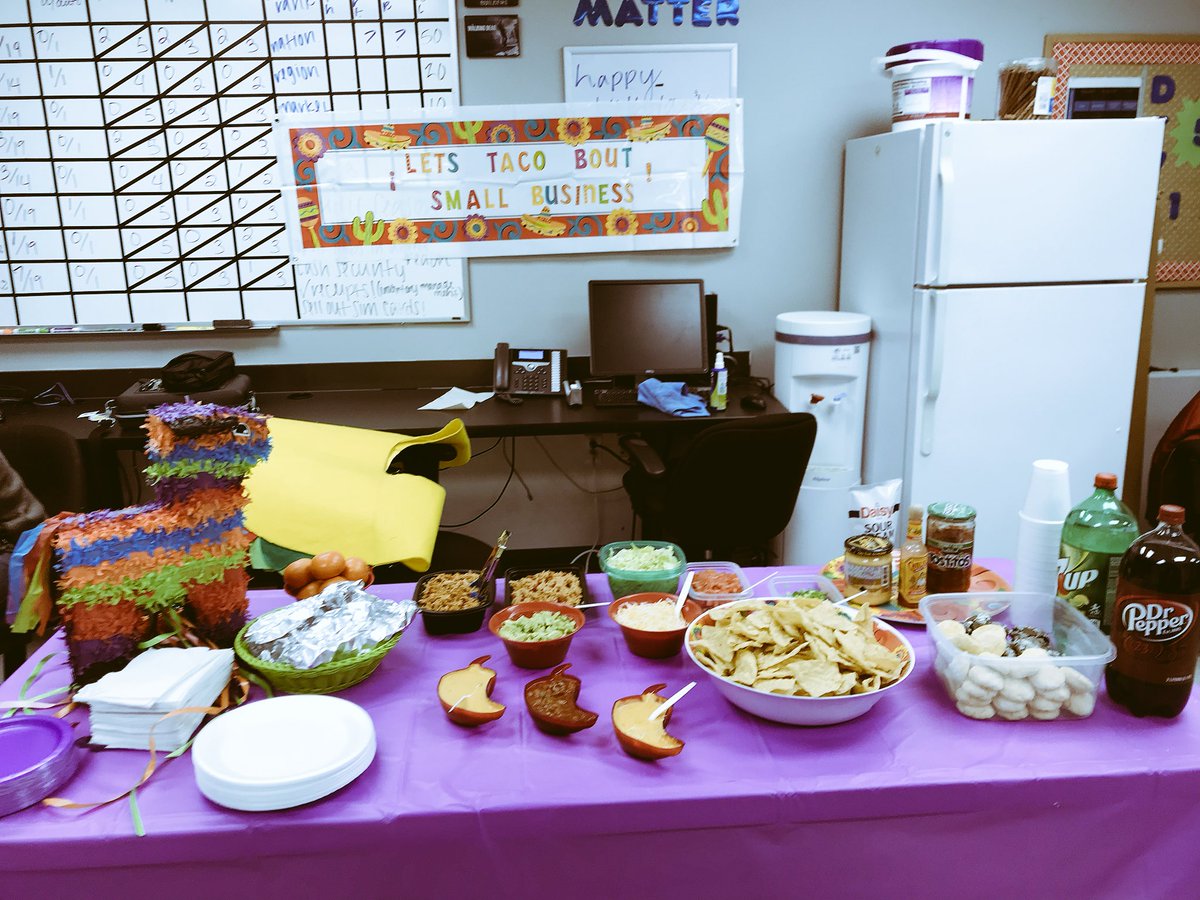 Awaggs22's tweet photo. Out of all the Taco Parties weโve had in MidStates, this was a FIRST time to see TACO SOCKS! ๐๐ฎ โค๏ธ
Congrats Belleville for being our #1 Small Biz Performer in January!!
#LetsTacoBoutBiz #BOSSCRU #MidStatesProud #GotPunch #Go4Growth #GrowthGurus #GuacingItToTheTop #RingKing https://t.co/Wijicd9HoL