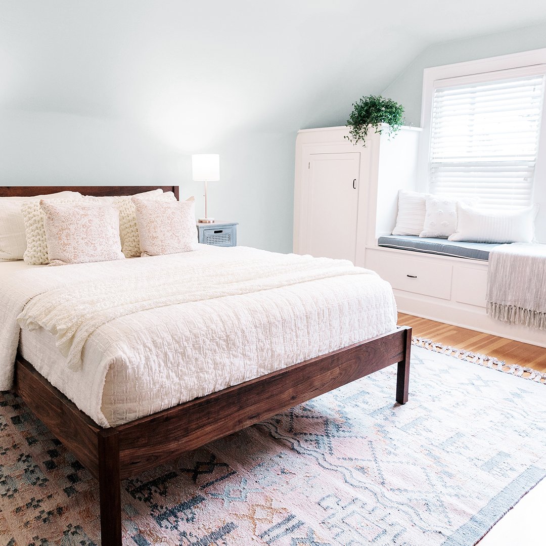 colorhousetweet's tweet image. Sarah wanted the focal point of her master bedroom to be the hand-crafted, dark walnut bed frame from @TheJoinery. With help from Colorhouse #ColorNerds, she landed on soft and sky-like WOOL .02 for the walls. This color is a whisper of grey and blue- perfect for sleeping spaces.