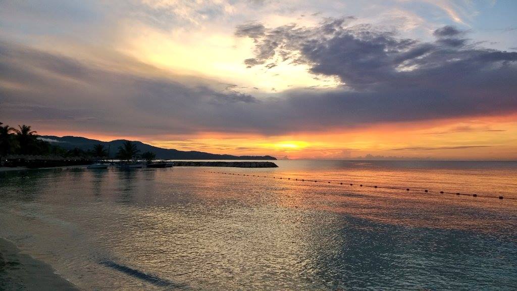 VisitJamaicaNow's tweet photo. MoBay nights ❤️❤️❤️ #MoBayLive  
📷 @SecretsResorts St. James Resort https://t.co/InJBc6AEBC