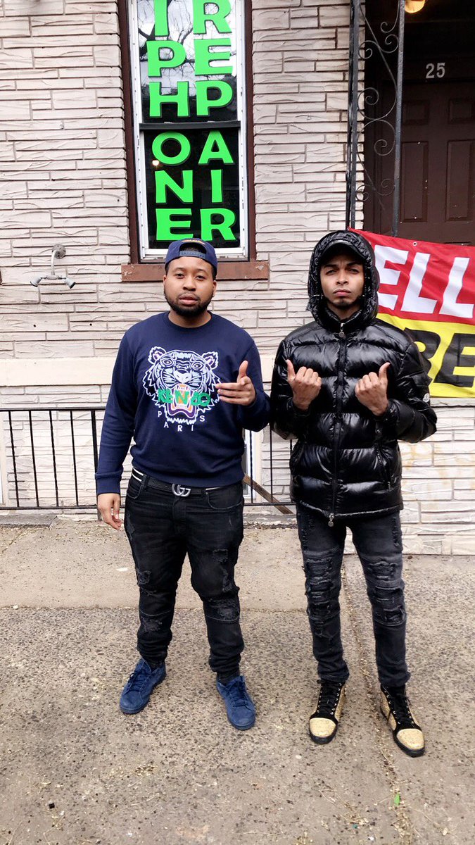 beatbully__'s tweet photo. @IamAkademiks x @DJTEAofficial https://t.co/pFvmG2vOiz