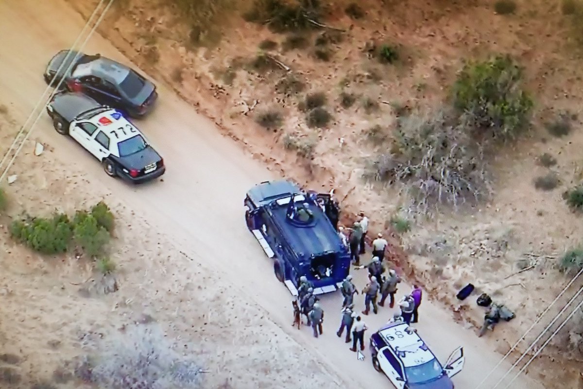 LASDBen's tweet image. #LASD @SEBLASD on scene w/ crisis negotiation team, K9, all trying to convince suspect to peacefully exit vehicle PIO @LASDmoore still enr