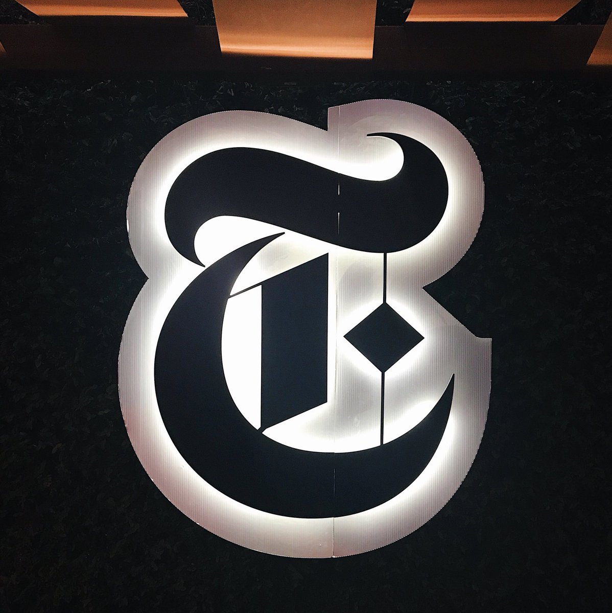 IrenesATX's tweet photo. Friendly reminder that we are CLOSED for regular business all day today, March 9 and Saturday, March 10 as we will be the @nytimes house for @sxsw. We’ll see you starting at 10 am for Sunday #BiscuitsAndBooze on March 11! #closed #sxsw #newyorktimes https://t.co/5f4Re9S8qQ