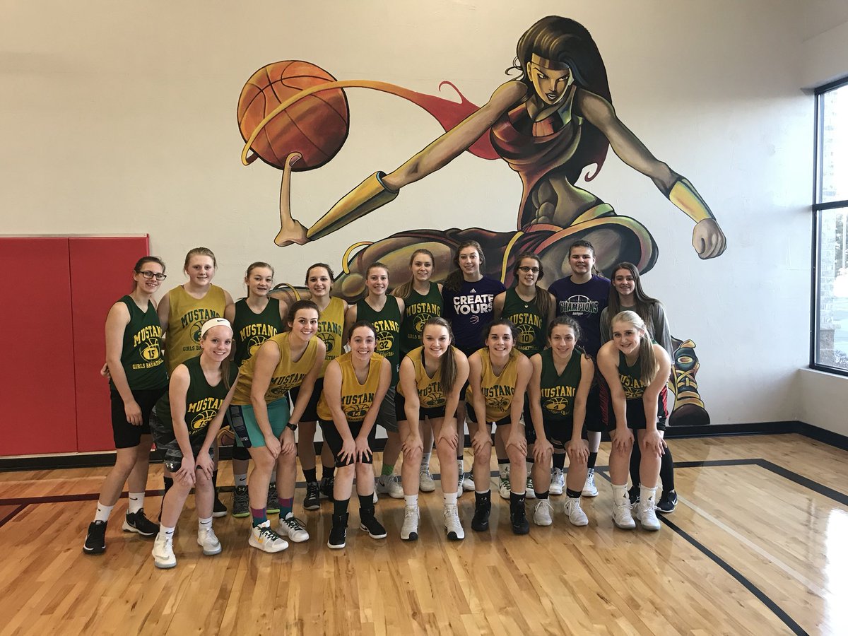 brfdds's tweet photo. Last practice of the season for the Lady Mustangs. #beunforgetable thanks @WisconsinBlaze https://t.co/b4TpTap9TZ