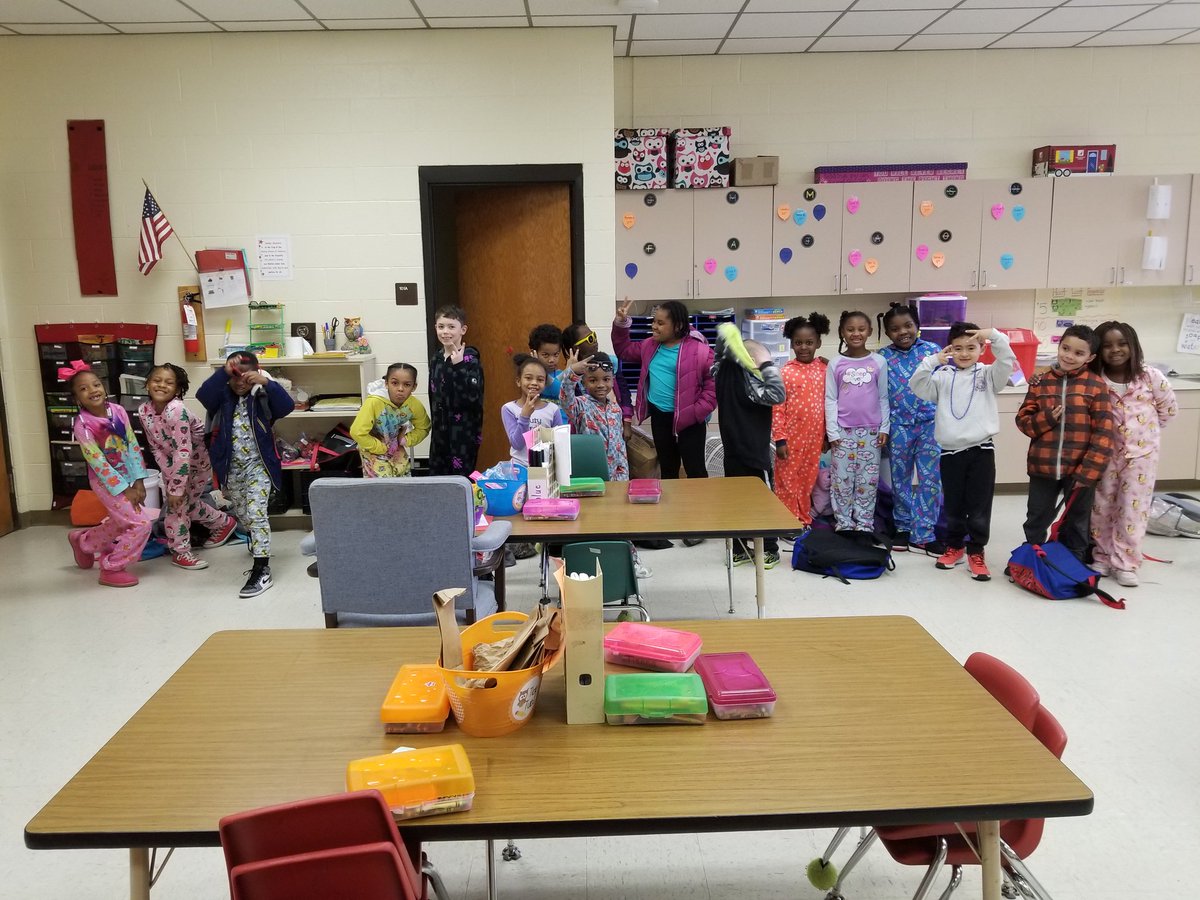 carolynmckoy15's tweet photo. We can dream it and we will achieve it!! Closing out #EEMillerMacWeek in our pajamas!! @EEMillerElem https://t.co/CD76dIChA1
