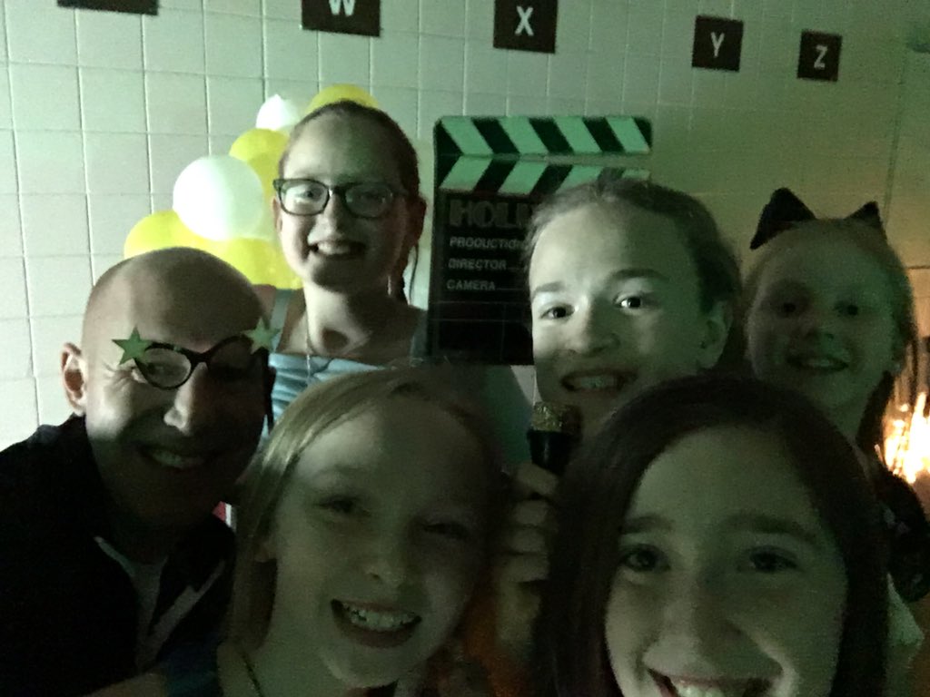 derekbell20's tweet photo. @SweeneyElem dance party just wouldn’t be the same without a photo booth! #hollywoodfun @SweeneyElemPTO https://t.co/4XnkZxJuHX