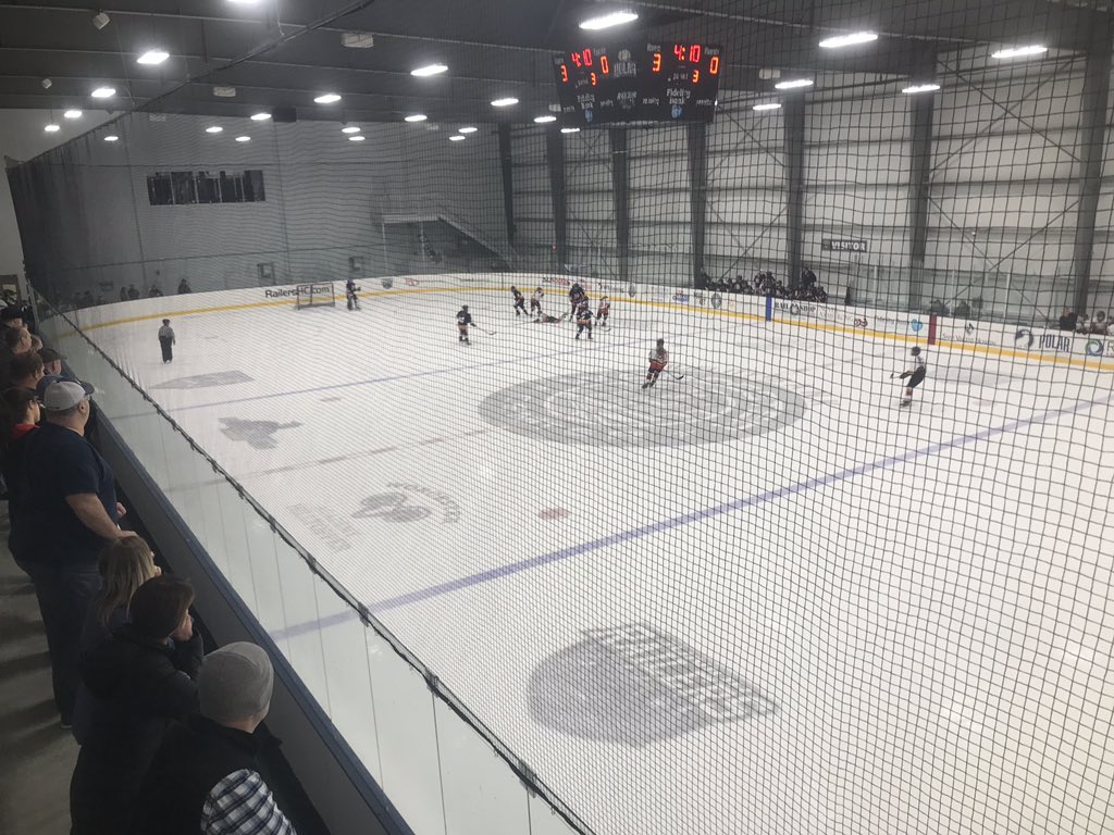 WorcesterIce's tweet photo. Congratulations to the 12UT11 Flames who took the W tonight in the @Mass_Hockey Championships at the #worcestericecenter https://t.co/DXTh928KaN