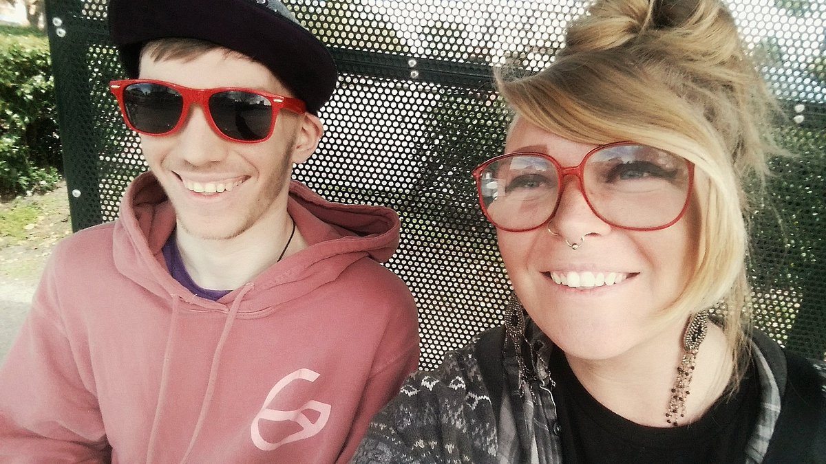 brewgaze's tweet photo. Waitin' for the bus w/ special guest appearance by Barber Child 2.0 during his first stay in #neworleans #louisiana 🚃🚃🚃
.
.
.
#lilbrovibez #familybondingtime #vacation #staycation #birthdayweekend #piscesseason @thebukuproject #festivalseason #matchingsmiles #matchingframes https://t.co/scH7BhD6tK