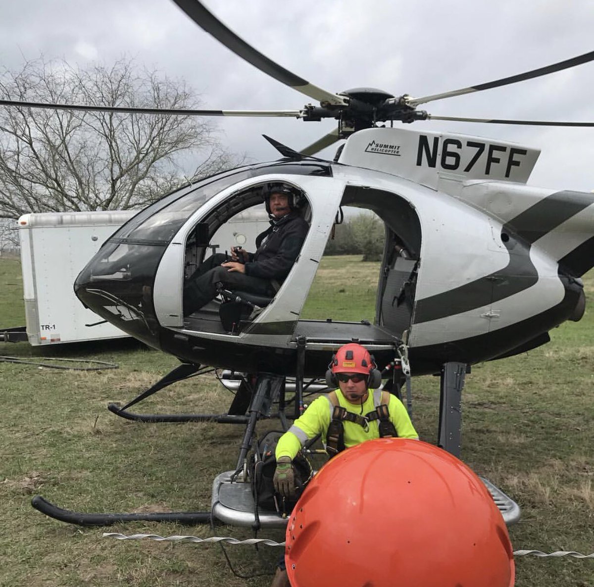 WelkAviation's tweet photo. We always have a ball doing this job. Mr Pat Dickie heading out to hang some marker balls. #WelkAviation #powerlineConstruction #SummitHelicopter #md500 #helicopter #pilotlife #aviation #fly #helicopterPilot https://t.co/KiYXGjvqjv