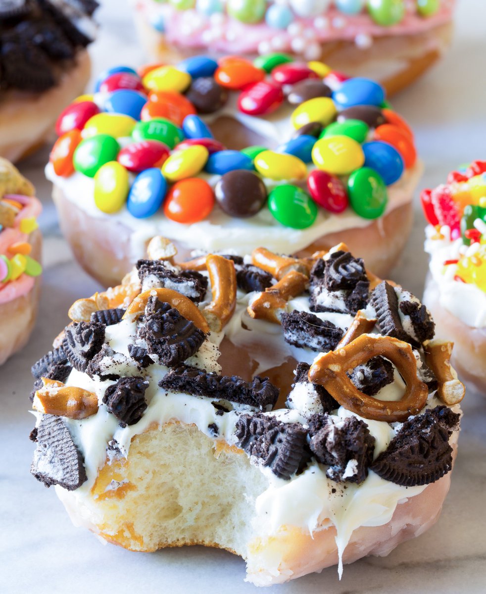 GringoGazette_'s tweet photo. Feeling hungry? There's a new donut place in #Cabo, and the toppings aren't what you would expect: https://t.co/FMs1qFeK9U https://t.co/vfUmVscVDi