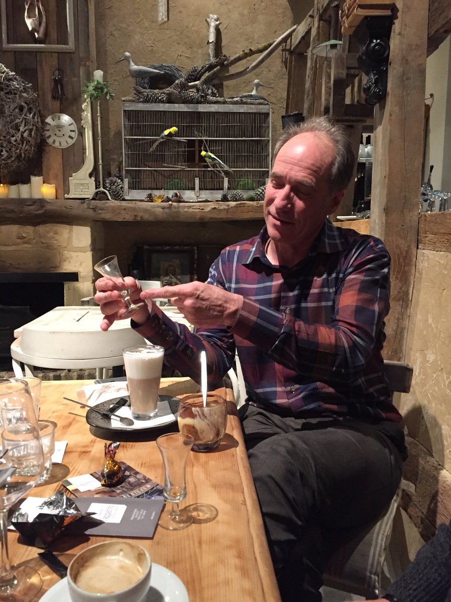 Peter heeft een foutje gemaakt. Na 39 dagen en 23 uur en 57 minuten heeft hij toch alcohol gedronken!