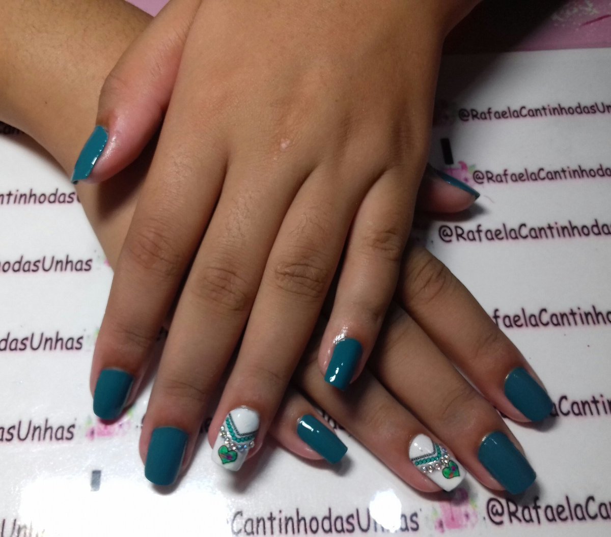 RafaUnhas's tweet photo. #Filminho_a_Dois_Color_Trend_Avon💅 https://t.co/phtufdl6Hs