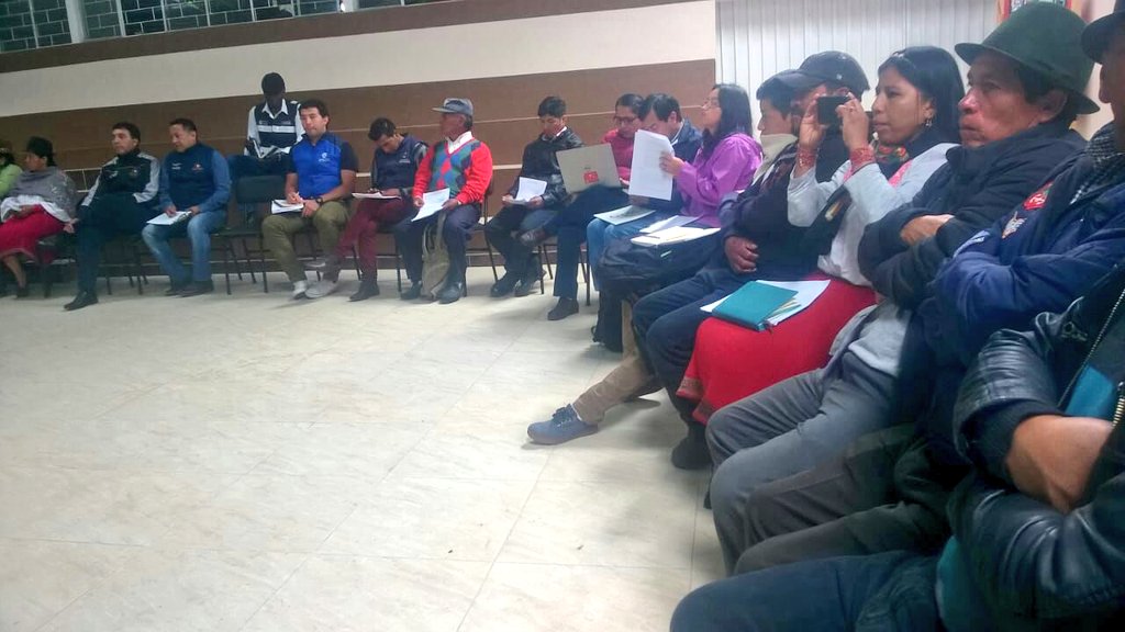 SaludImbabura's tweet photo. #Ibarra| Harvi Reascos Director del #Distrito10D01 participa en la asamblea de la mesa de articulación y coordinación interinstitucional de seguridad y soberanía alimentaria y nutricional de la parroquia de Angochagua https://t.co/K7cIjHxx8w