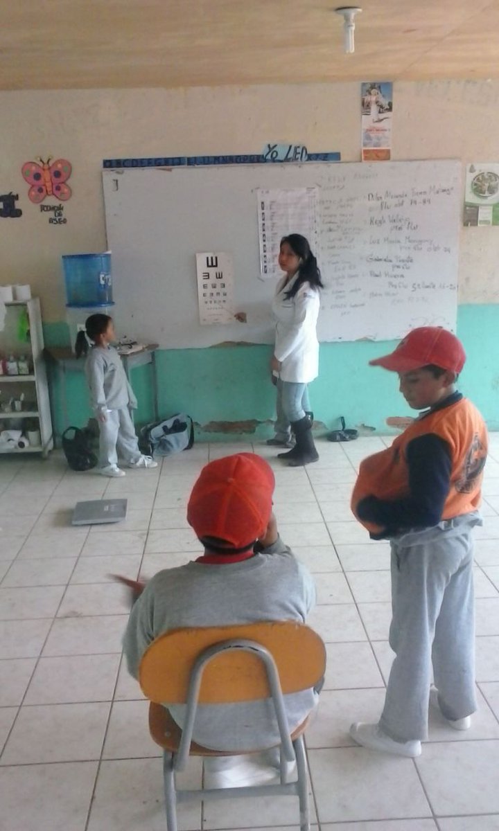 SaludImbabura's tweet photo. #Ibarra| #Distrito10D01 los profesionales del Centro de Salud de Chuga realizan el control médico a niños y niñas de la escuela Manuelita Sáenz en las comunidades de San Onofre y San Francisco de los Palmares. #SaludEnAcción https://t.co/WYRPNjTU9w