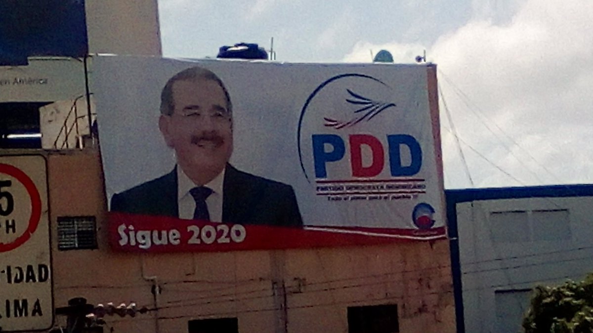 ciprianreyes's tweet photo. No son los cargos que engrandecen a los hombre,son los hombre que que engrandecen los cargo.#PDD https://t.co/IDv0n2lY2p
