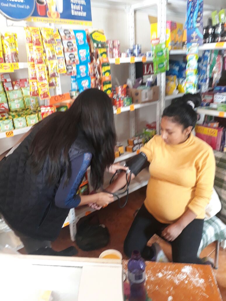 SaludImbabura's tweet photo. #Ibarra| #Distrito10D01 para garantizar la salud de la madre embarazada y del niño, el Centro de Salud de San Antonio realiza el seguimiento con visitas domiciliarias. https://t.co/Ki6P7qCO8a