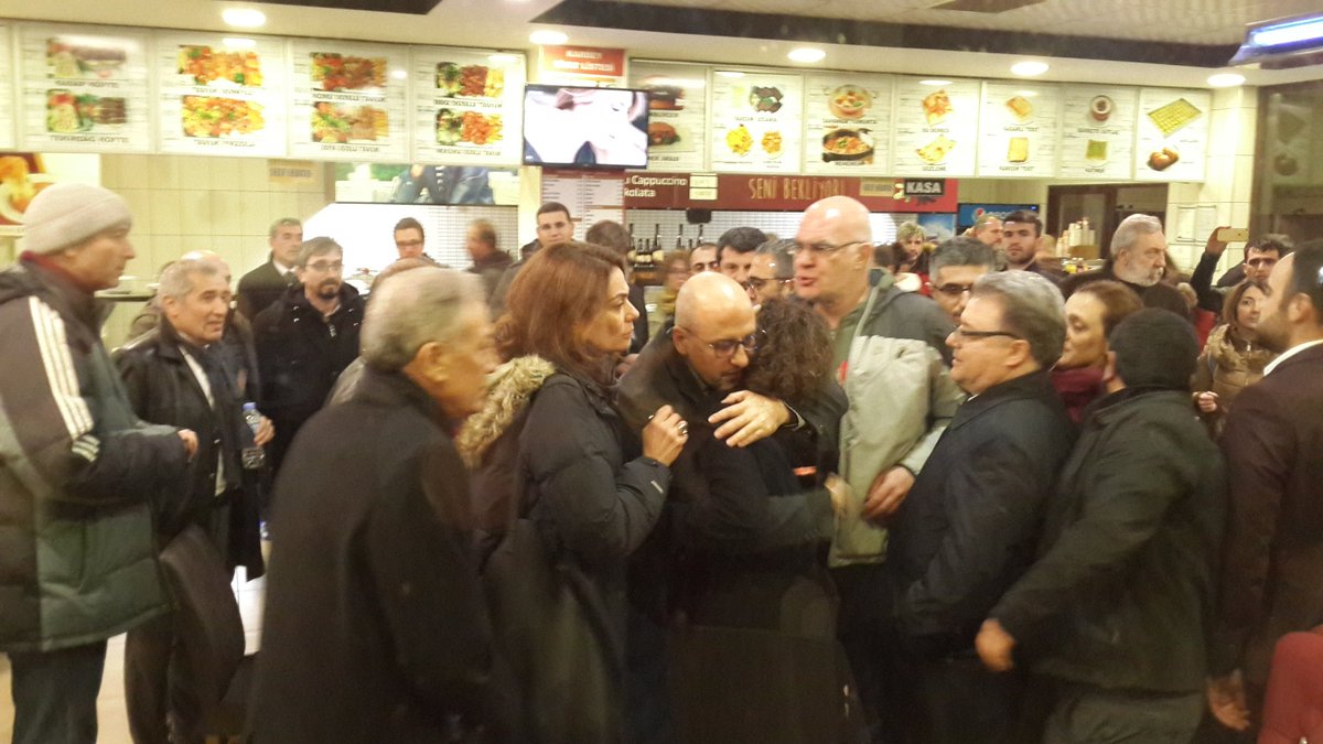 guventurks's tweet photo. Ahmet sonunda Yonca'yla kucaklaştı https://t.co/kocjszLbst